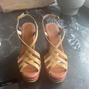 Kate spade rainbow wedge EUC